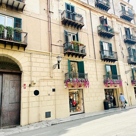 Casa Vittoria Hotell Palermo Exteriör bild