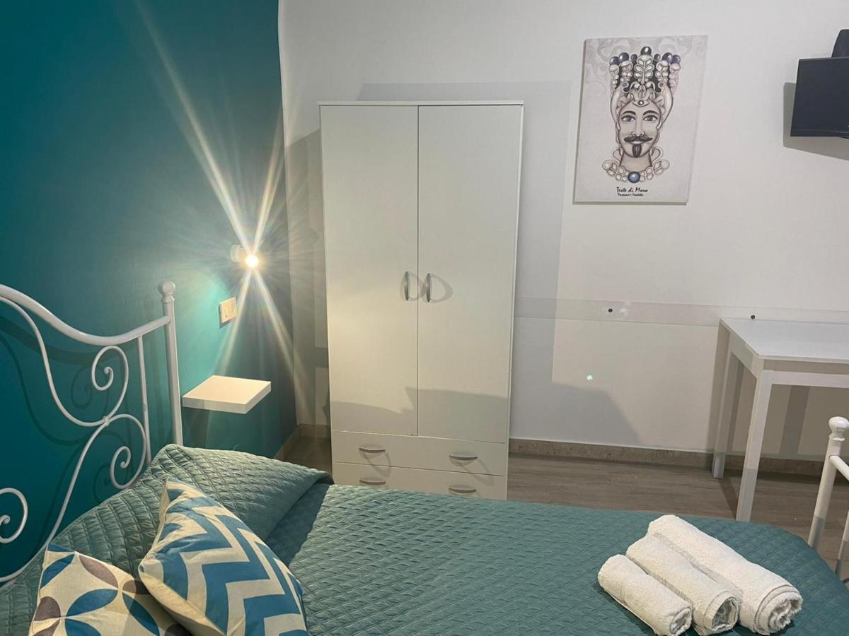 Casa Vittoria Hotell Palermo Exteriör bild