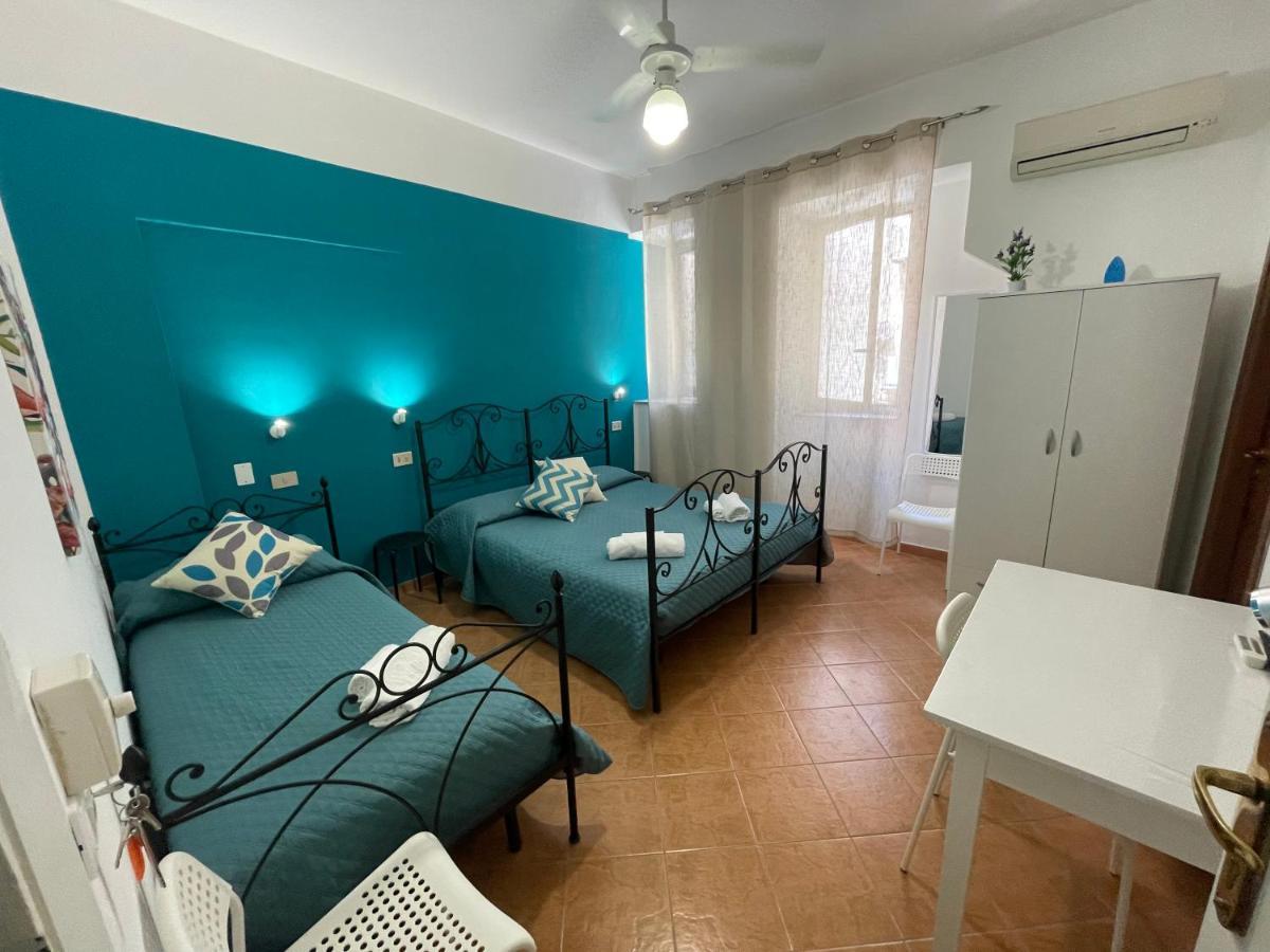 Casa Vittoria Hotell Palermo Exteriör bild