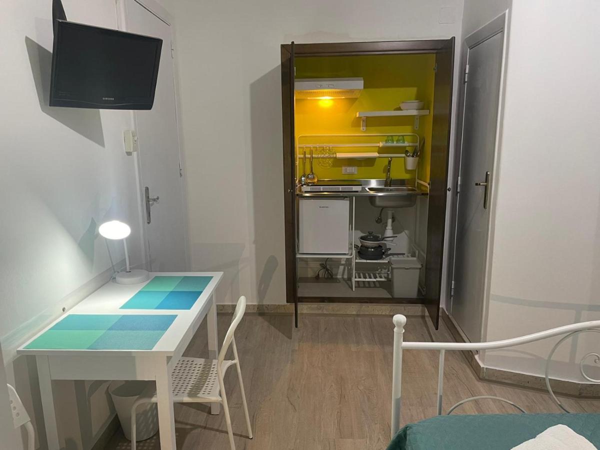 Casa Vittoria Hotell Palermo Exteriör bild
