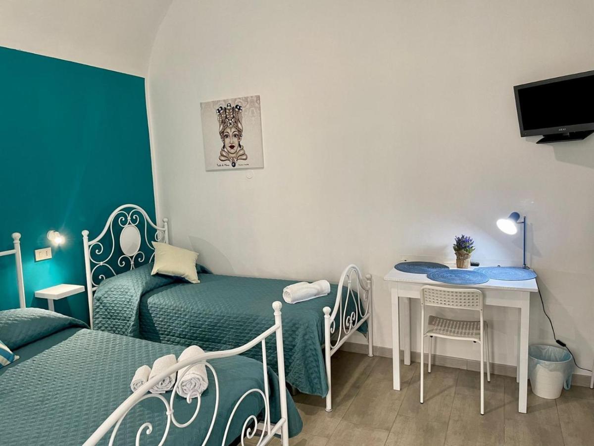 Casa Vittoria Hotell Palermo Exteriör bild