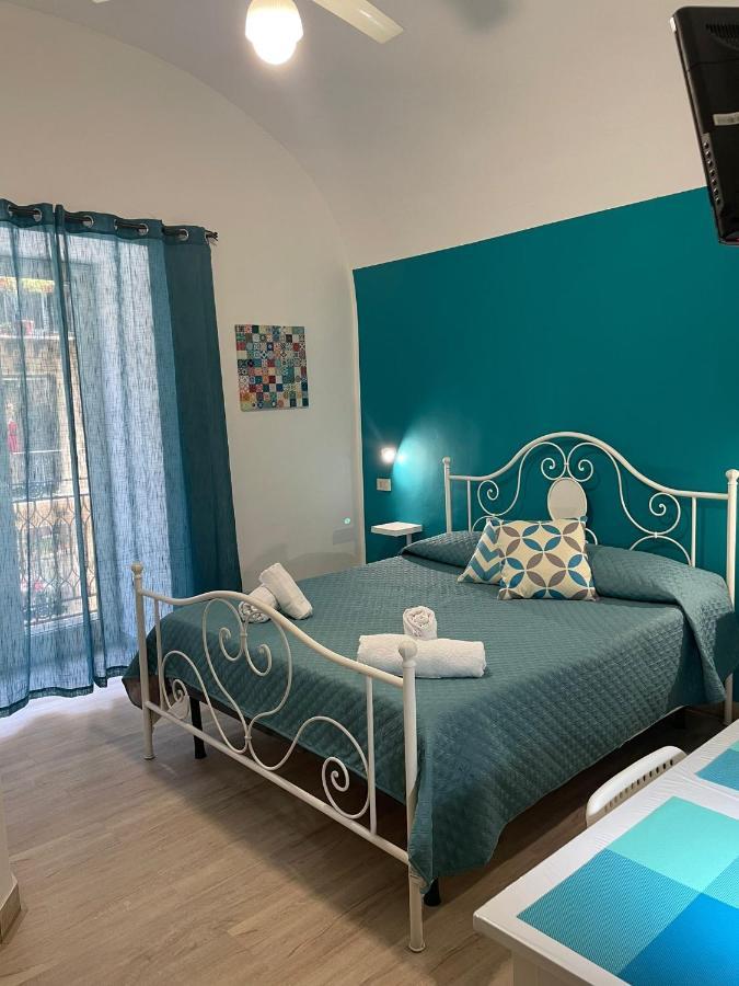 Casa Vittoria Hotell Palermo Exteriör bild