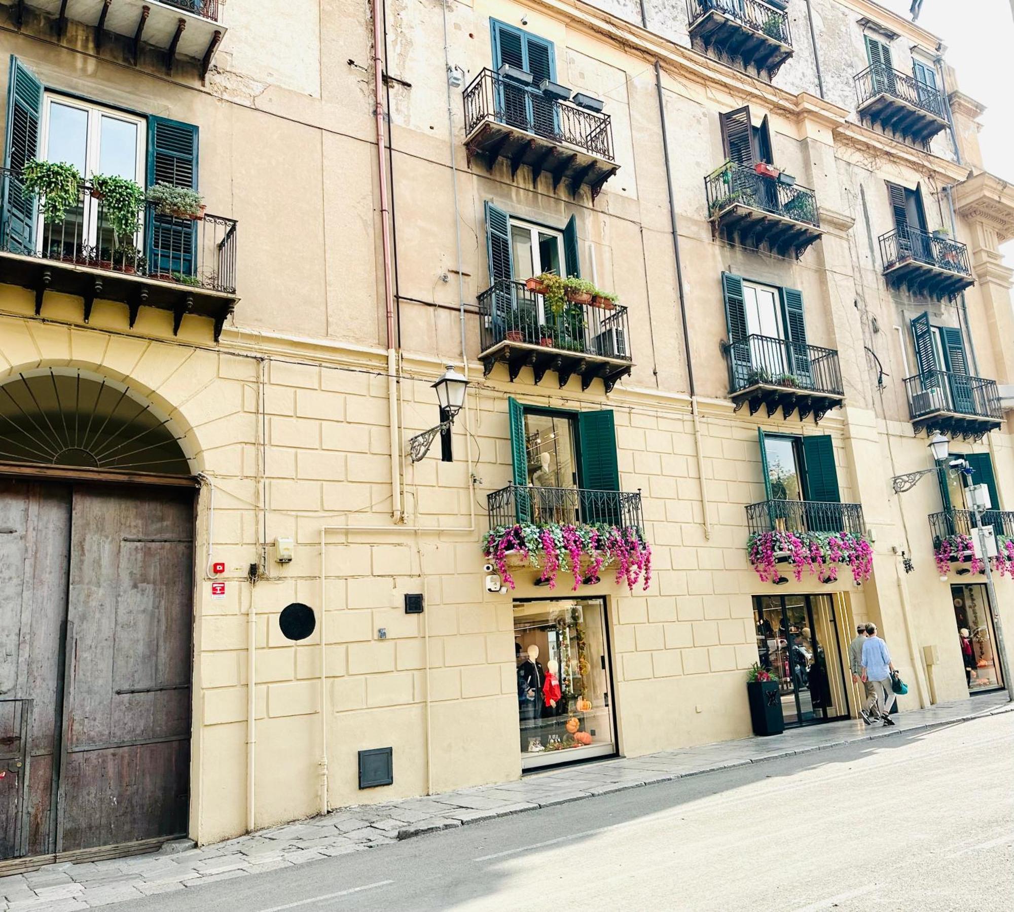 Casa Vittoria Hotell Palermo Exteriör bild